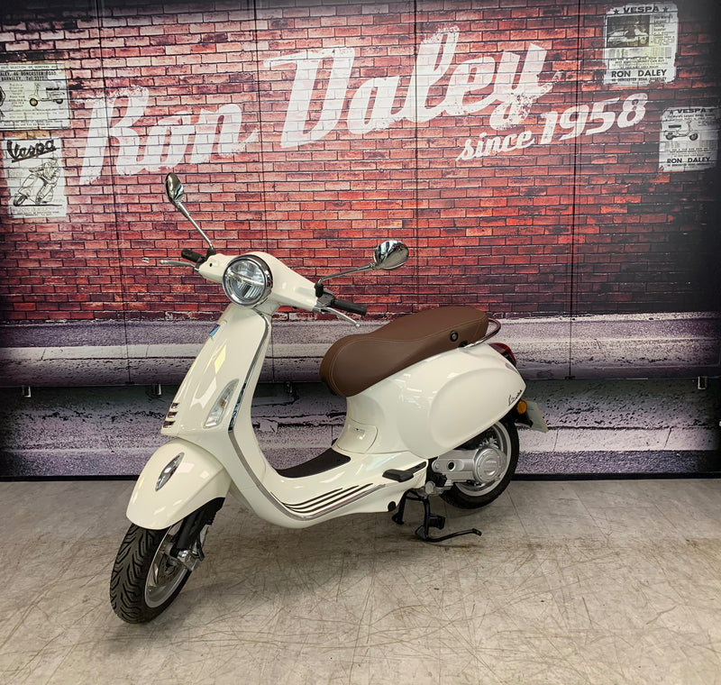 Vespa Primavera 50 in White 2023 Model