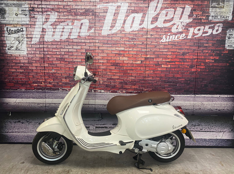 Vespa Primavera 50 in White 2023 Model