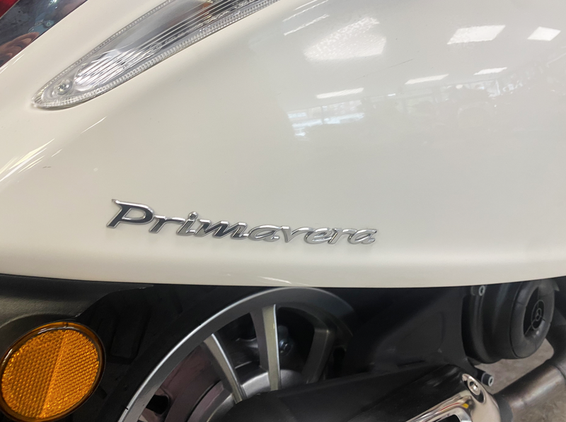 Vespa Primavera 50 in White 2023 Model