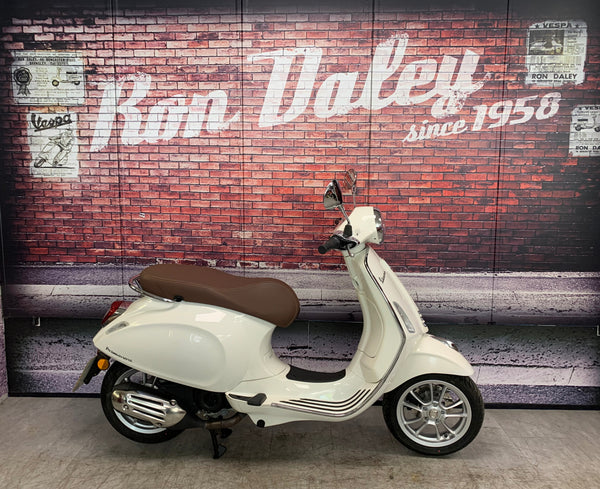 Vespa Primavera 50 in White 2023 Model