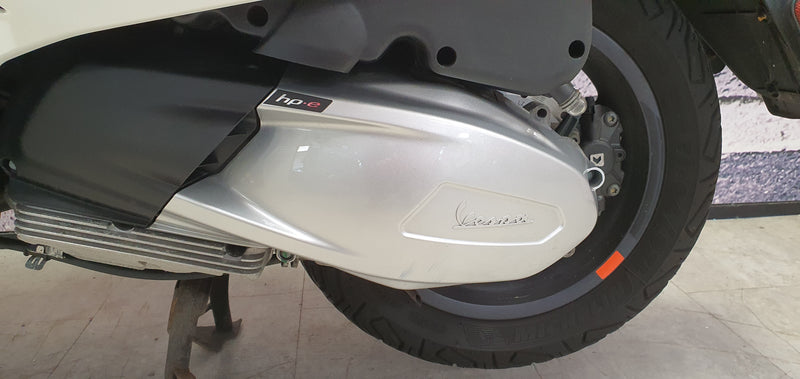 2023 Vespa GTS300 SuperSport RST22 HPE Bianco Innocente. Keyless Model.