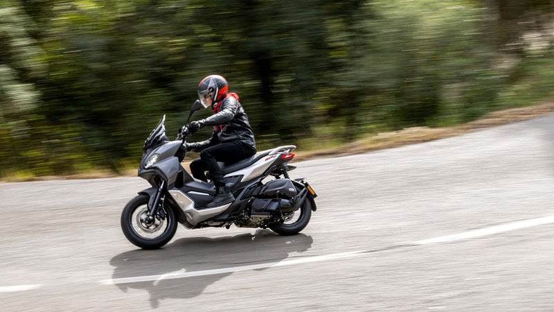 Aprilia SR GT 125 E5 - STREET GREY 2024 Save £350 on RRP One Only !!